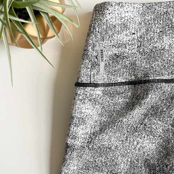 RBX Marbled Gray Leggings, 7/8 length, Size S - Picture 2 of 5